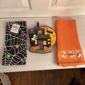 Halloween 3 Piece Kitchen Set. Dish Towel-Ghosts, 1 W/ Spiders, Web & Pot Holder
